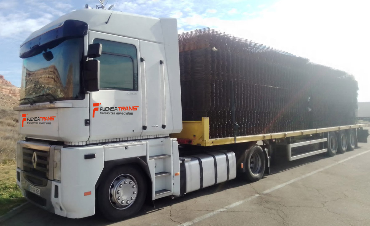 Transportes Especiales Fuensatrans · Camiones